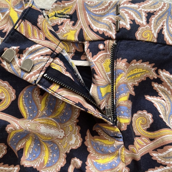 LOFT Print Shorts - Picture 5 of 7